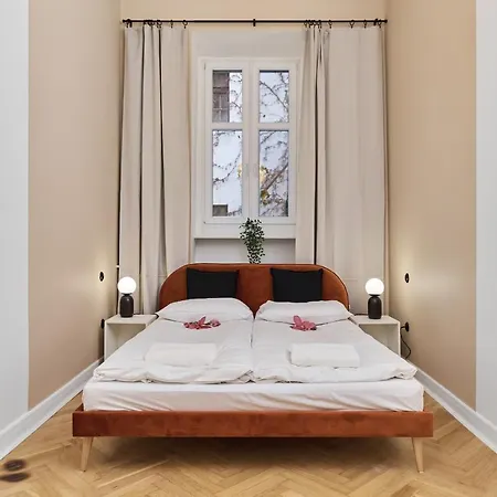 The Market Square Siedmiu Elektorów By Renters