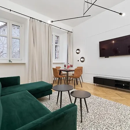 The Market Square Siedmiu Elektorow By Renters *