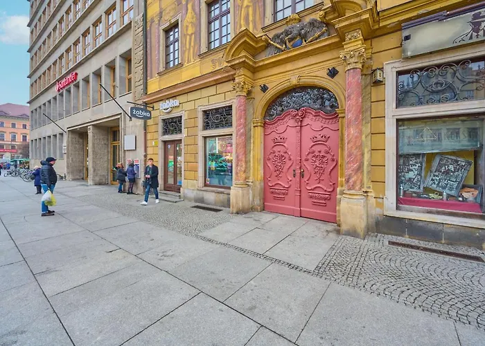 The Market Square Siedmiu Elektorow By Renters Wroclaw