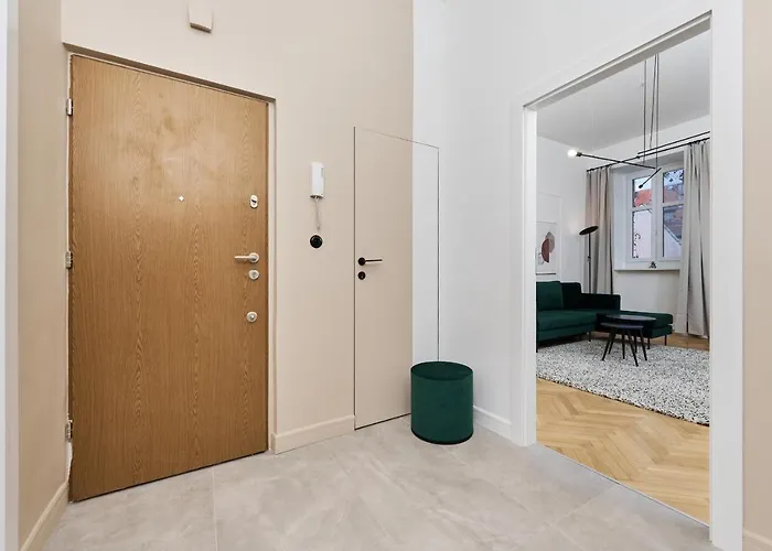 The Market Square Siedmiu Elektorow By Renters *