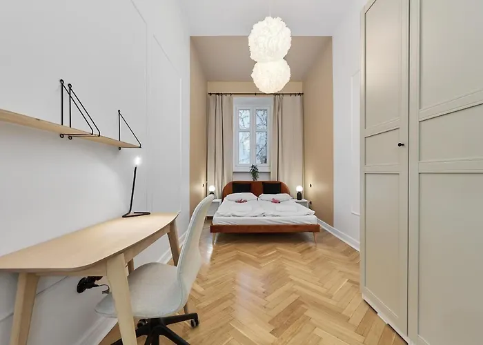 The Market Square Siedmiu Elektorow By Renters *